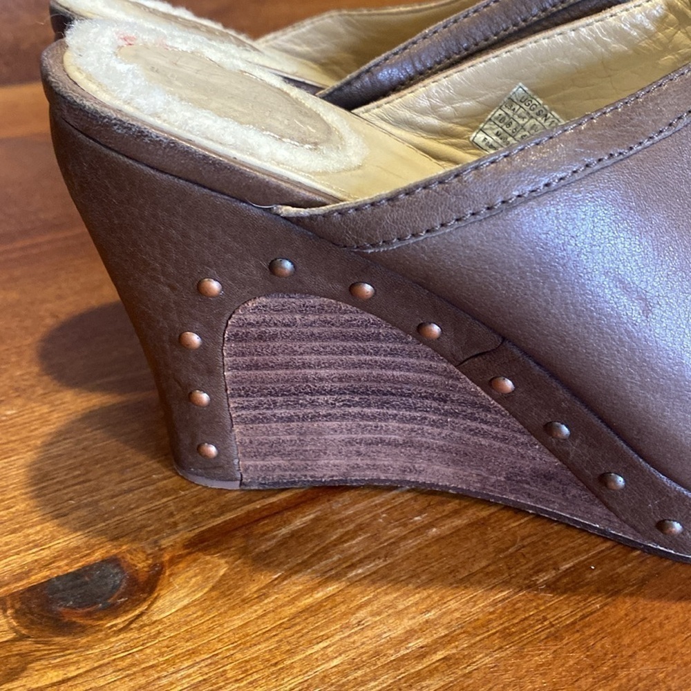 Ugg Australia Abigail chocolate Brown Leather Clogs Wedge Sandals Studded Sz 10 - Picture 4 of 13